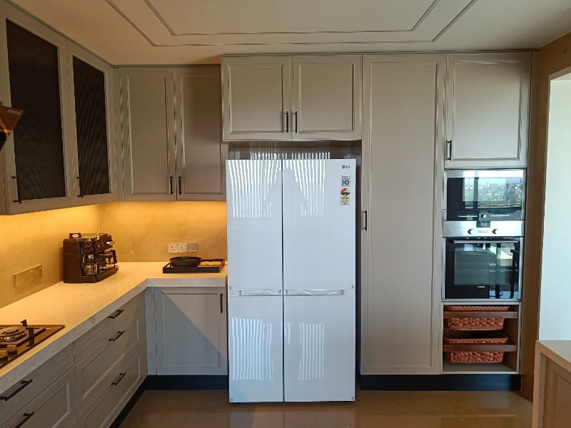 L-shaped modular kitchen layout